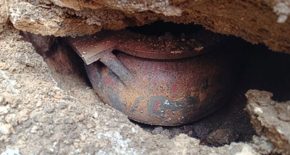 В Италии нашли 2500-летнюю кубическую гробницу с греческим сосудом