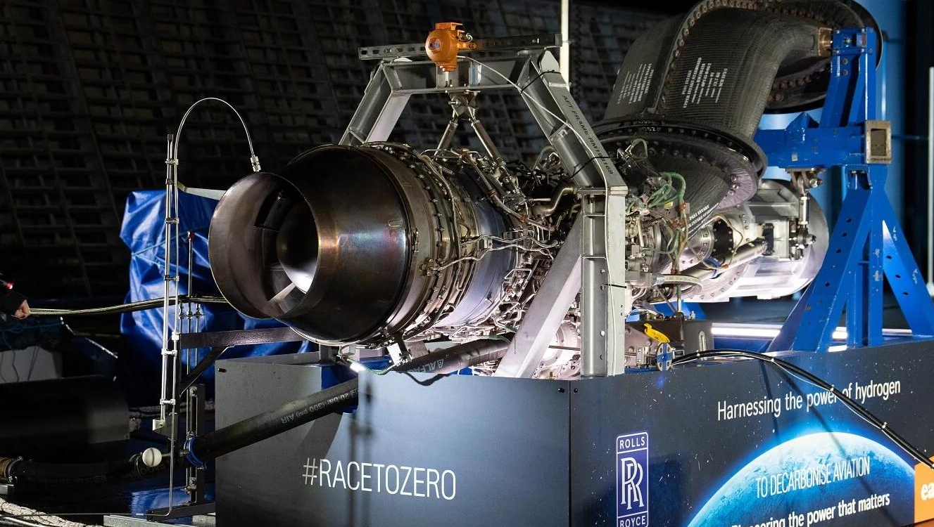 Rolls-Royce испытала авиадвигатель на 100% водороде в режиме полного полета