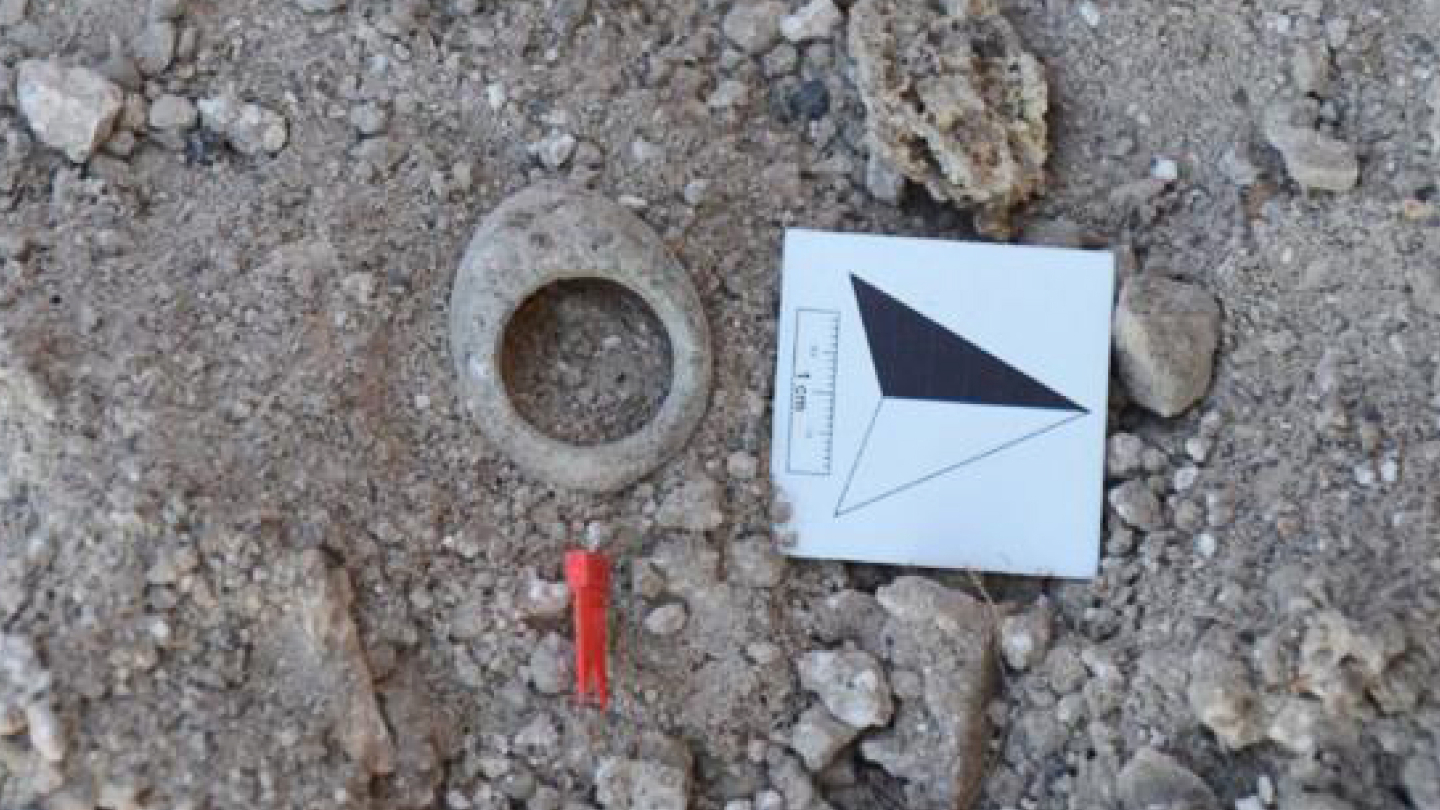 уникальное кольцо лучника из слоновой кости XII века