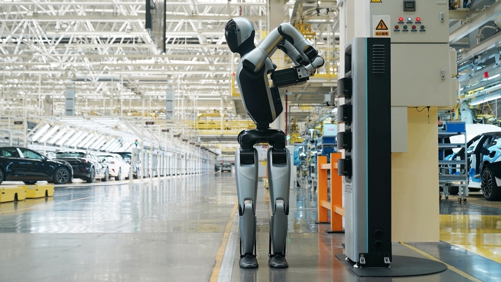 роботы Walker S2