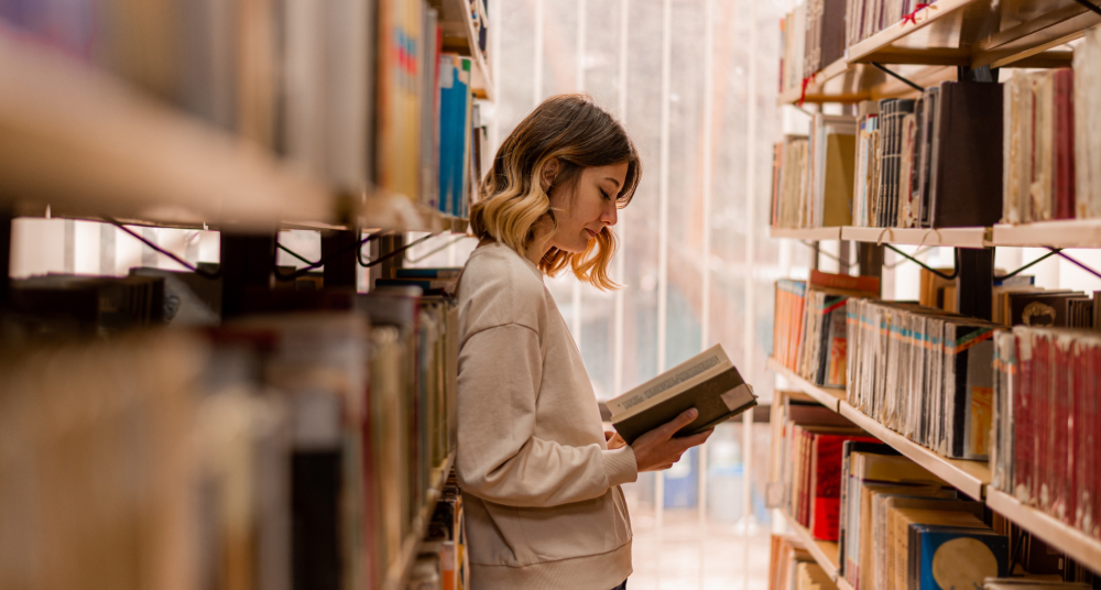 Исследование показало, как литература может помочь отпустить старые обиды
