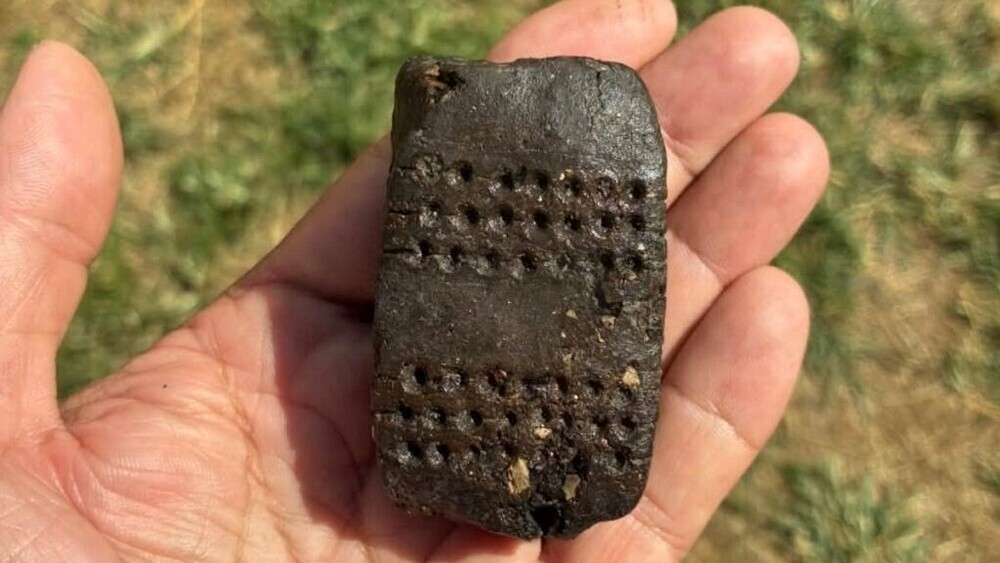 В Италии нашли целую 4000-летнюю табличку с геометрическими знаками