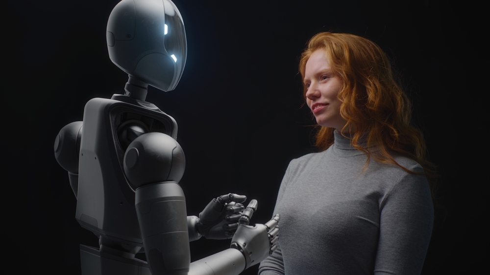 Большинству людей стоит поучиться эмпатии у ИИ — исследование