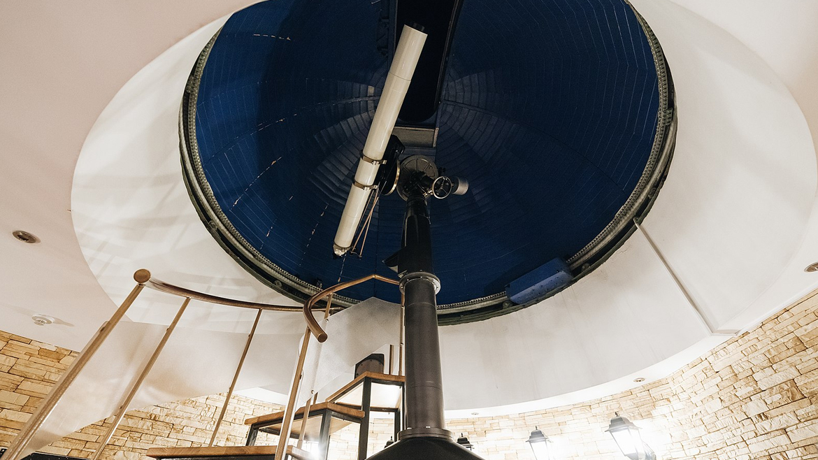 Телескоп в Иркутском планетарии
