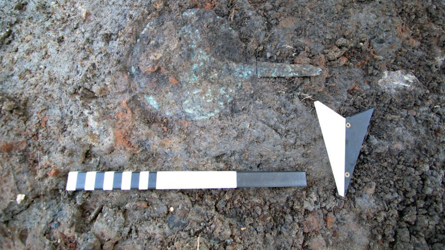 Бронзовое зеркало