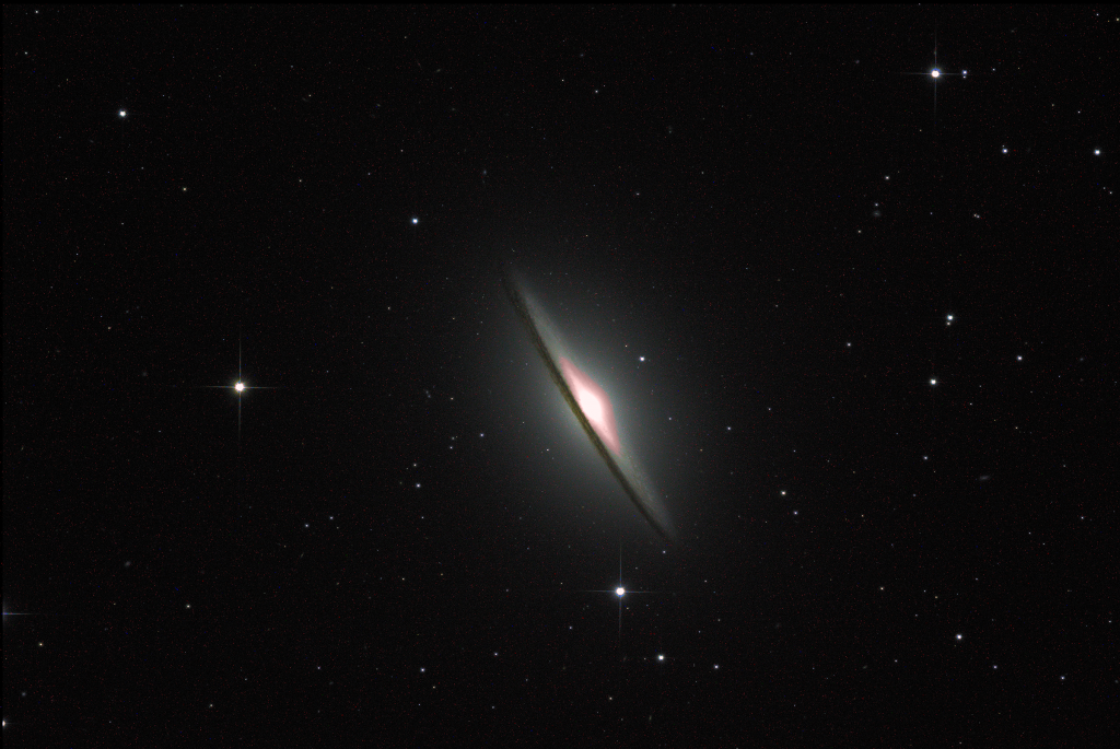  Фото: NASA/SuperBIT Messier 104 