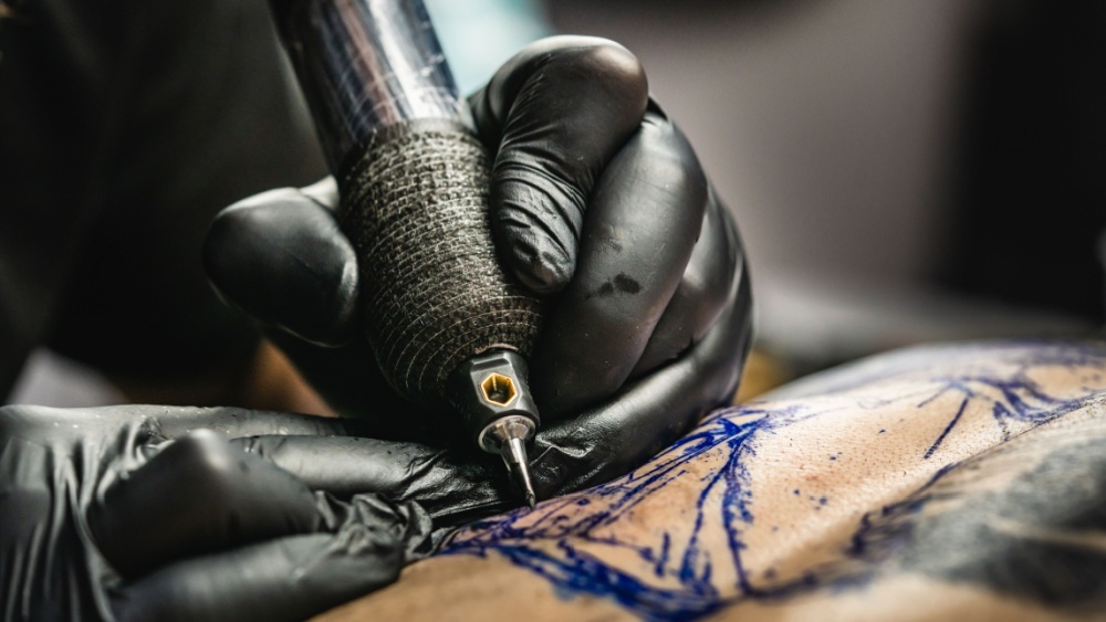 Как татуировки влияют на организм: что говорит наука