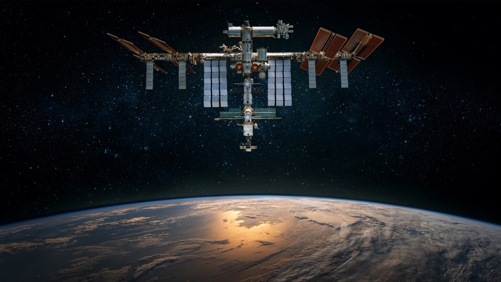 НАСА спрятала астронавтов в корабле SpaceX из-за утечки в российском модуле МКС