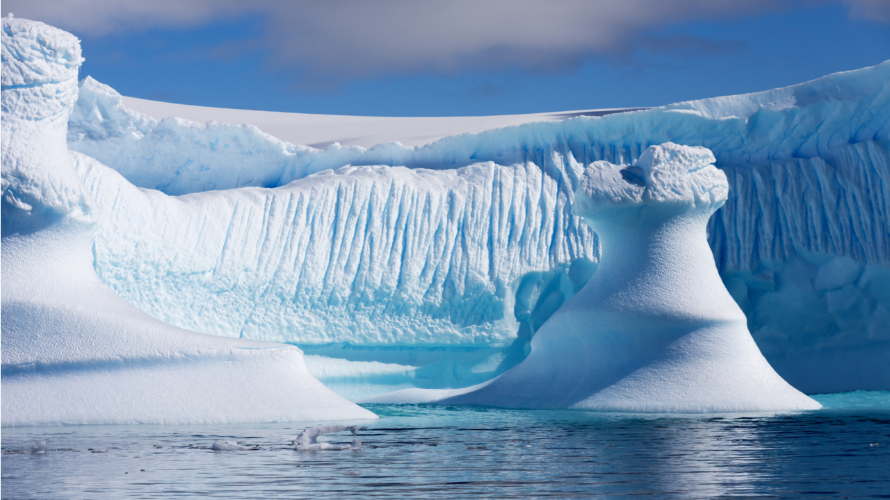 Высота льда в Антарктиде