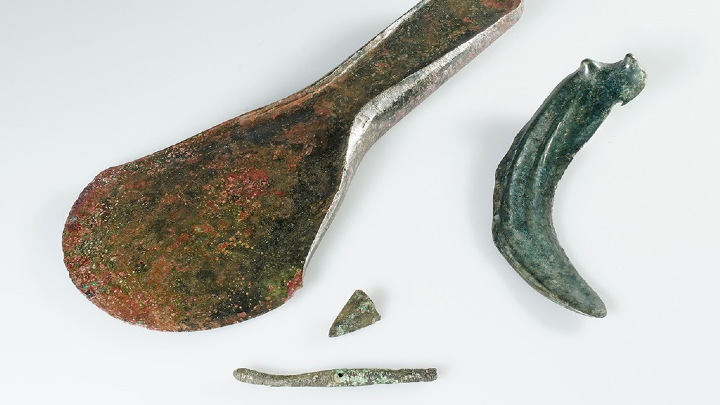 Топор из бронзового века