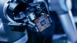 Первый монолитный 3D-чип