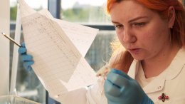 Ольга Ажнакина - Виктория Шипунова во время научного исследования.