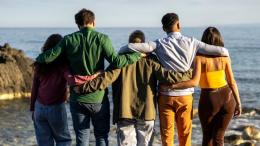 Психологи рассказали, как проще всего заводить друзей