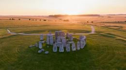 Археологи доказали рукотворное происхождение огромных ям возле Стоунхенджа