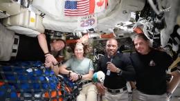 Экипаж Artemis II готовится к приводнению после исторического полета