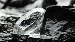 Инженеры вырастили алмаз, похожий на природный