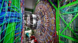 Эксперимент на Большом адронном коллайдере подтвердил неделимость кварков