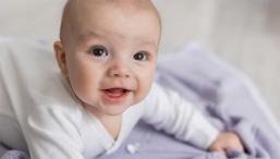 Способность к обману проявляется у детей еще до года, показало исследование