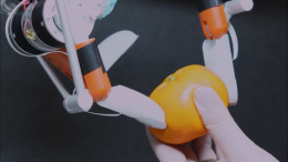 Трехпалая роботизированная рука с ногтями для точного захвата