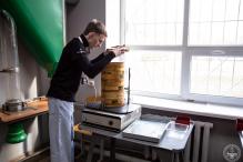 Павел Некрасов - Работа с ситом для сепарации