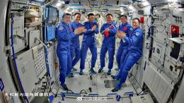 Астронавты