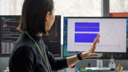 Умные часы научились считывать положение пальцев