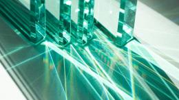 Физики впервые построили математическую модель «идеального стекла»