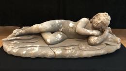 скульптура купидона