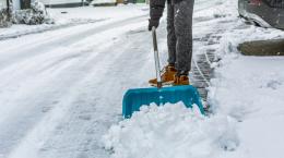 Уборка снега оказалась рискованной для здоровья