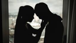 печальные силуэты, мужчина и женщина