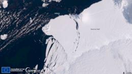 Европейский спутник Sentinel 3 сделал этот снимок только что отколовшегося айсберга 24 января