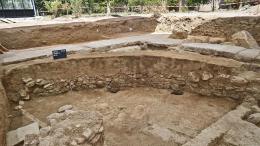 Древнегреческий храм, полный золота и драгоценностей