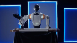 Китайский робот впервые освоил вышивание с ниткой и иголкой